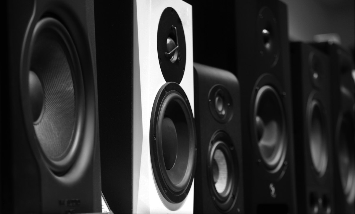 Sistem Speaker Aktif Profesional